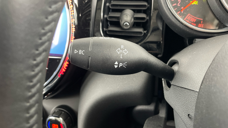 MINI Hatchback 1.5 Cooper Classic 5dr Auto Petrol Hatchback